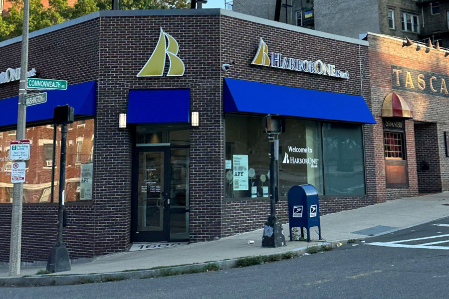 HarborOne Bank in Brighton, MA Exterior